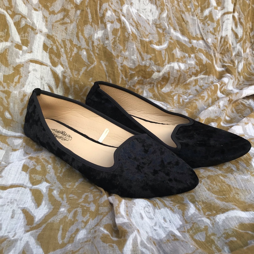 Crushed velvet flats w/ pointed toe